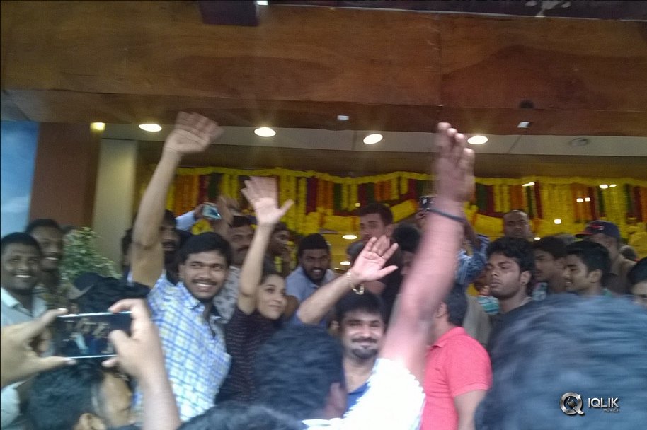 Tanu-Vachenanta-Movie-Team-At-South-India-Shopping-Mall-Vijayawada